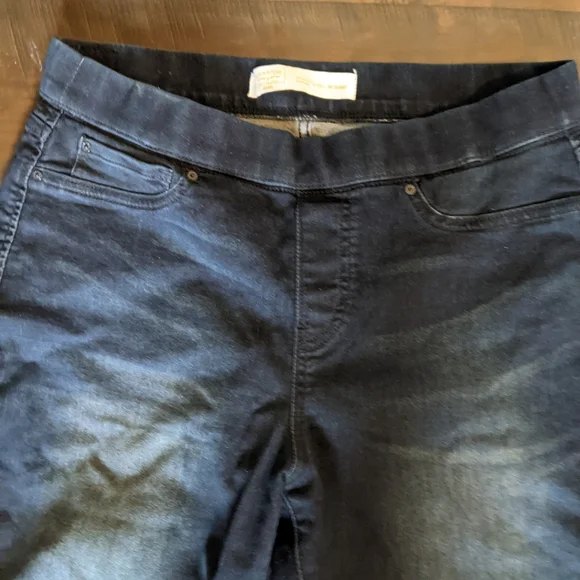 Levi signature - Picture 5 of 8